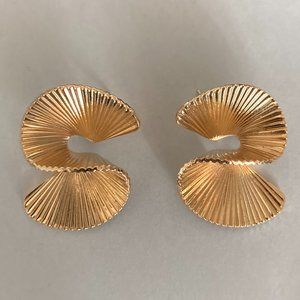 Vintage Trifari Textured Gold Swirl Earrings